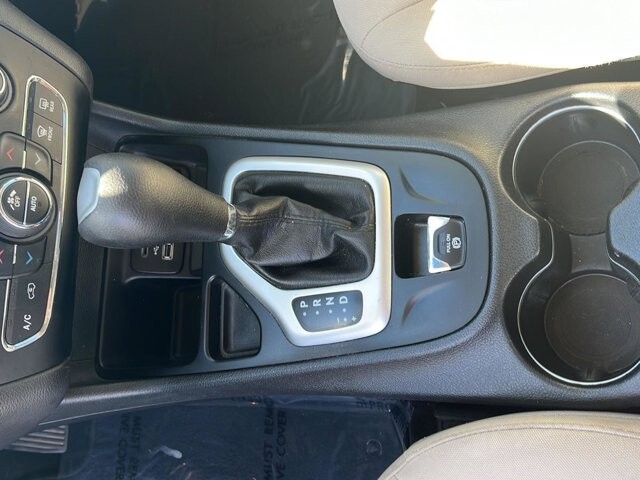 2017 Jeep Cherokee in Mesa, AZ 85212 - 18092629 14