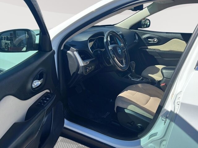 2017 Jeep Cherokee in Mesa, AZ 85212 - 18092629 10