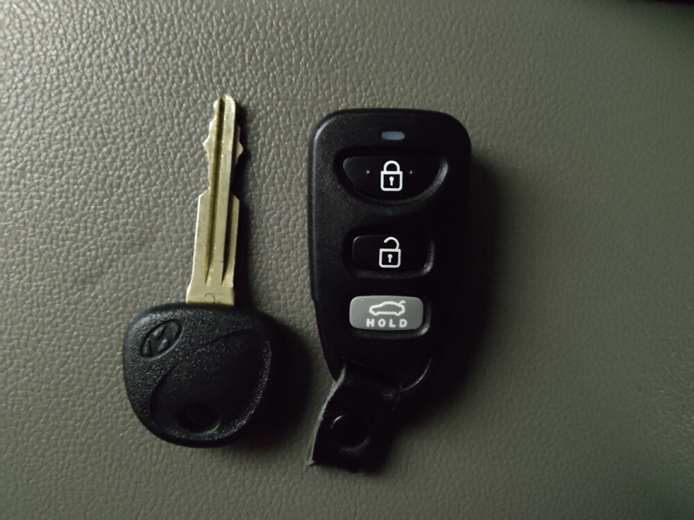 2018 Hyundai Elantra in Marietta, GA 30062 - 18092635 32