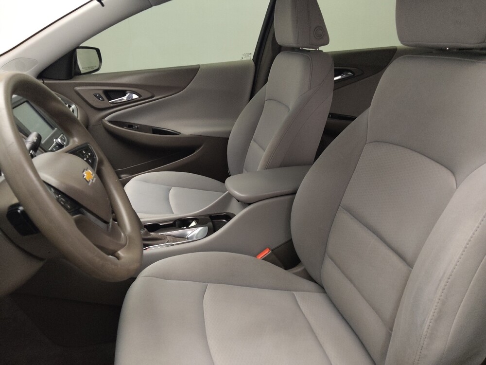 2017 Chevrolet Malibu in Union City, GA 30291 - 18092639 17