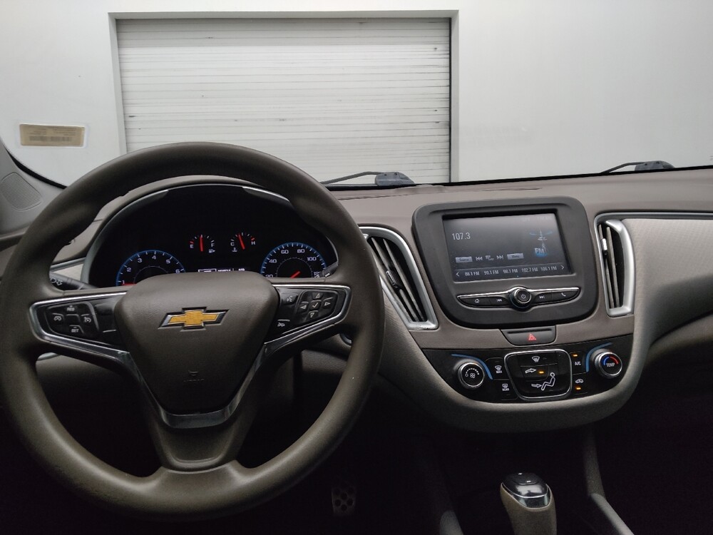 2017 Chevrolet Malibu in Union City, GA 30291 - 18092639 22