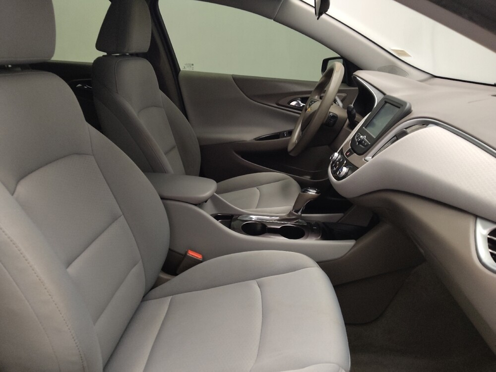2017 Chevrolet Malibu in Union City, GA 30291 - 18092639 21