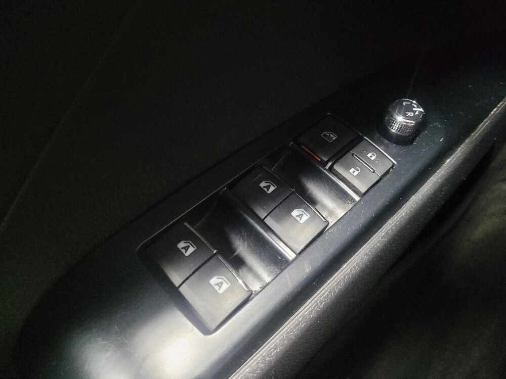 2020 Toyota Camry in Knoxville, TN 37923 - 18092647 27