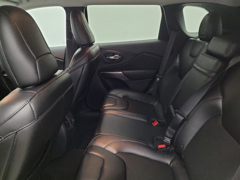 2019 Jeep Cherokee in Maple Heights, OH 44137 - 18092659 18