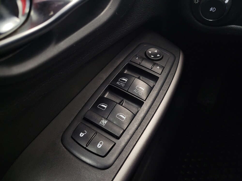 2019 Jeep Cherokee in Maple Heights, OH 44137 - 18092659 27