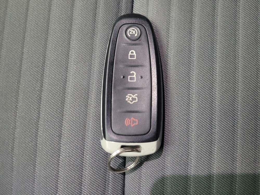 2017 Ford Escape in Downey, CA 90241 - 18092661 32