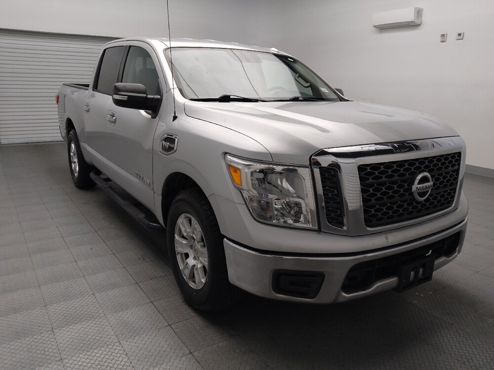 2017 Nissan Titan in Lewisville, TX 75067 - 18092667 13