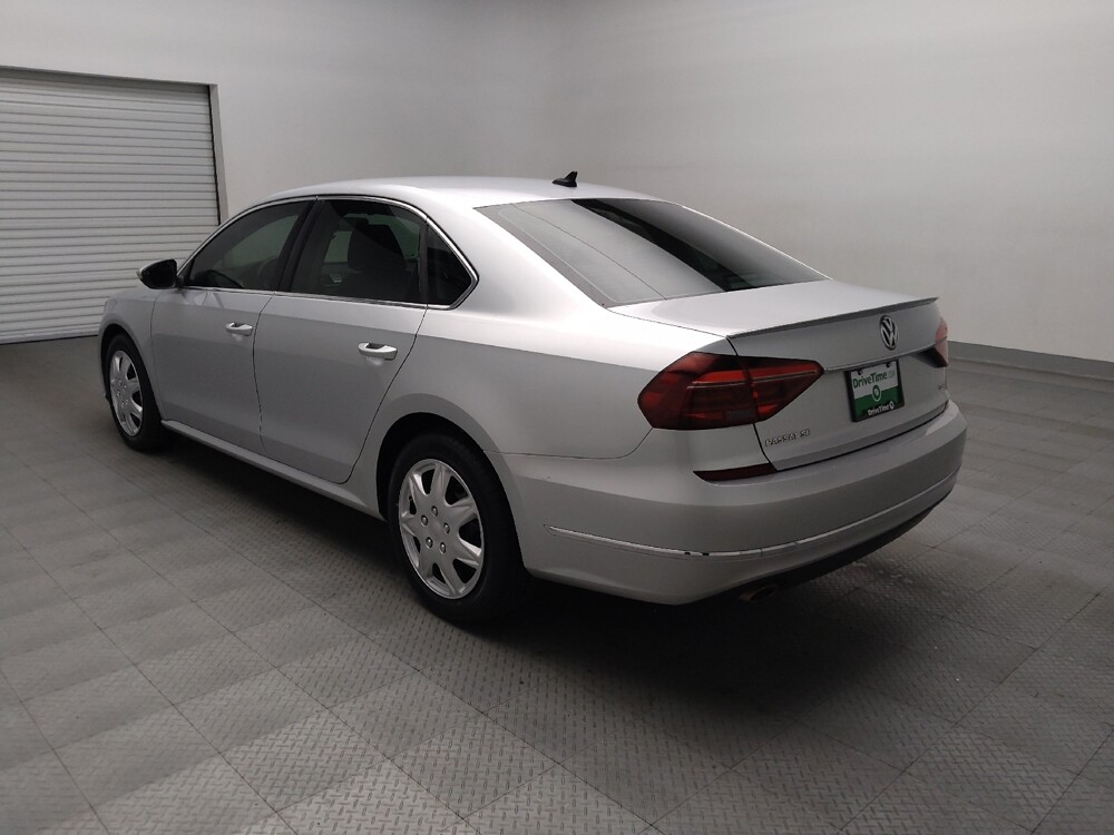 2018 Volkswagen Passat in Lubbock, TX 79424 - 18092679 5