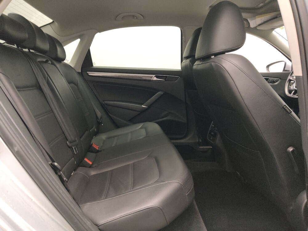 2018 Volkswagen Passat in Lubbock, TX 79424 - 18092679 19