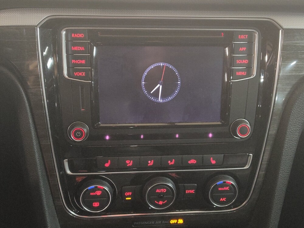 2018 Volkswagen Passat in Lubbock, TX 79424 - 18092679 25