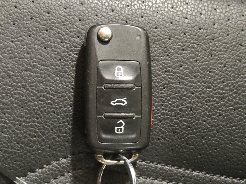 2018 Volkswagen Passat in Lubbock, TX 79424 - 18092679 32