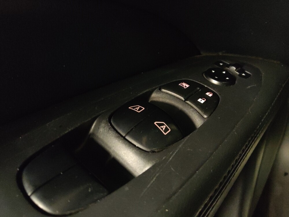 2015 Nissan Pathfinder in Glendale, AZ 85301 - 18092684 27