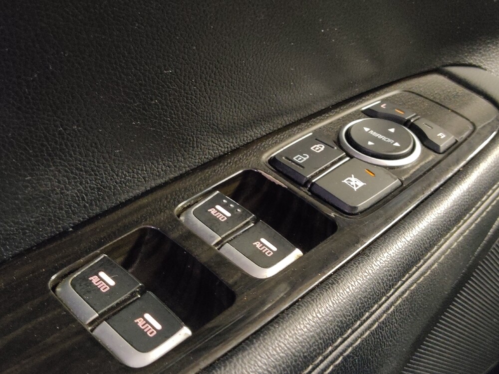 2019 Kia Sorento in Tampa, FL 33612 - 18092695 27