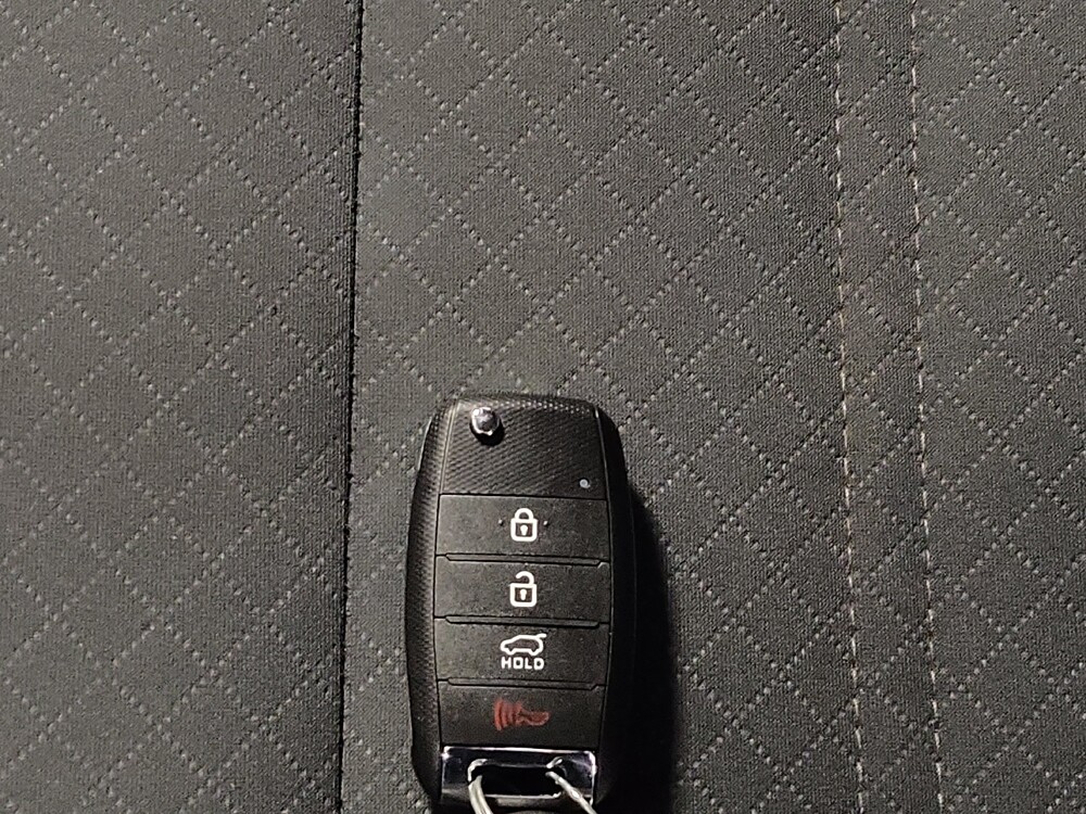 2019 Kia Sorento in Tampa, FL 33612 - 18092695 32