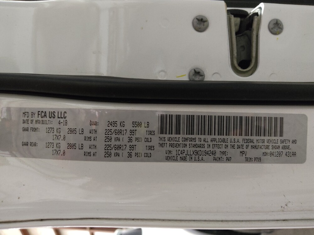 2019 Jeep Cherokee in Tampa, FL 33619 - 18092697 33