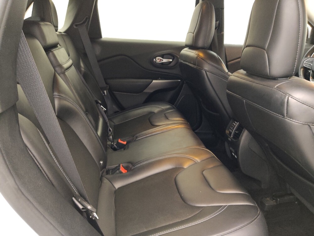 2019 Jeep Cherokee in Tampa, FL 33619 - 18092697 19