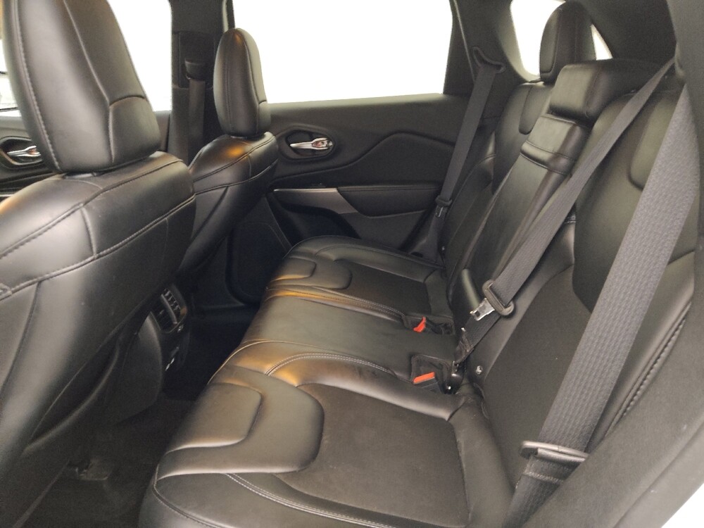 2019 Jeep Cherokee in Tampa, FL 33619 - 18092697 18