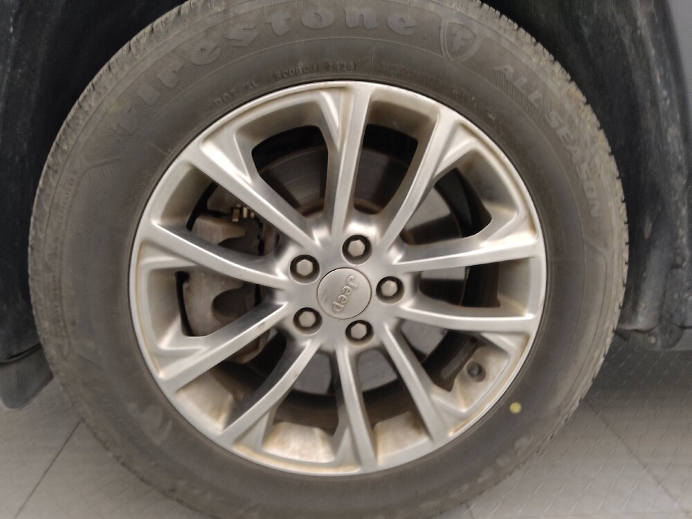 2019 Jeep Cherokee in Tampa, FL 33619 - 18092697 31