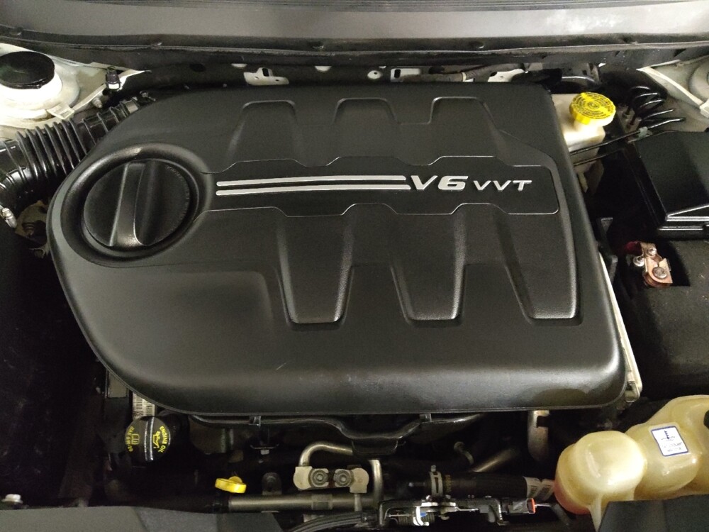 2019 Jeep Cherokee in Tampa, FL 33619 - 18092697 30