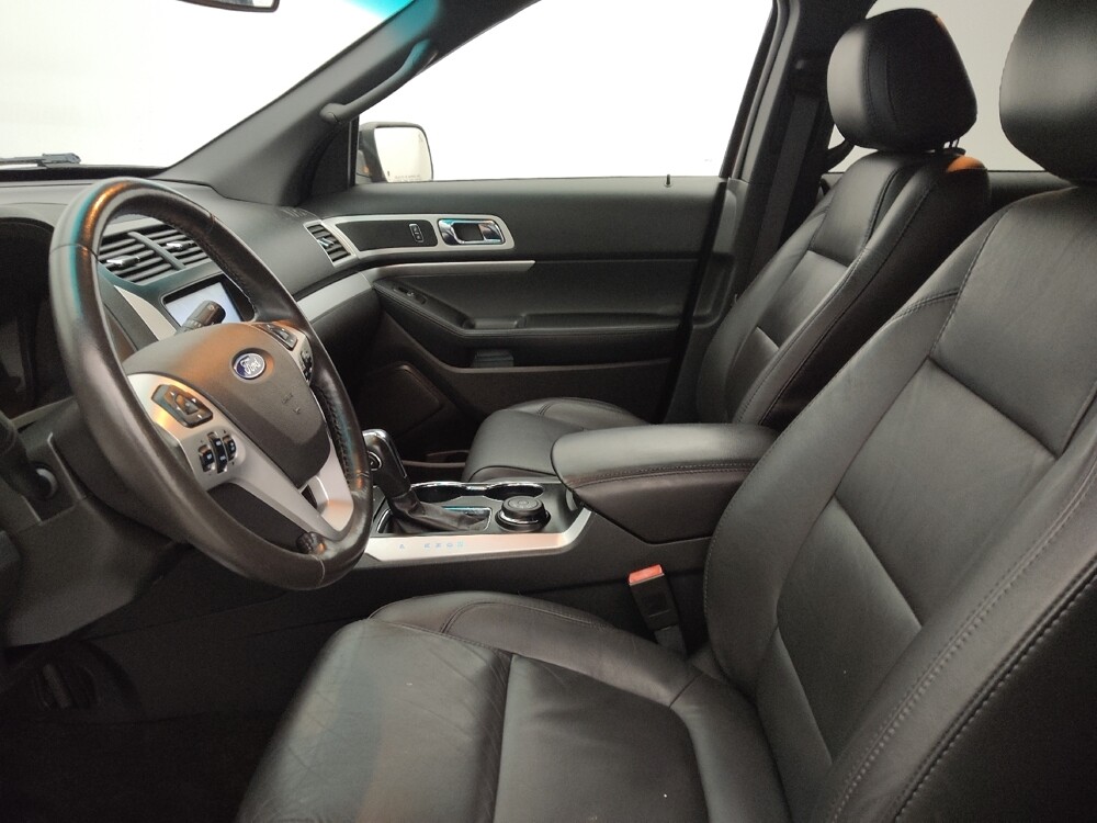 2015 Ford Explorer in Tampa, FL 33612 - 18092700 17