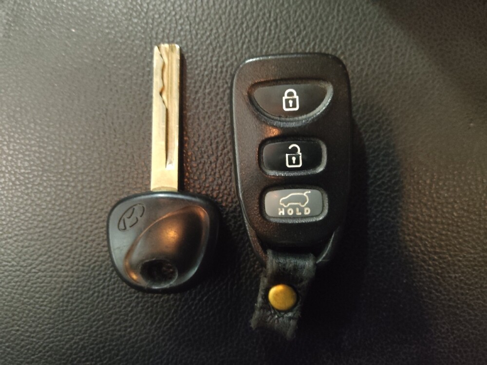 2016 Hyundai Elantra in Savannah, GA 31419 - 18092719 32