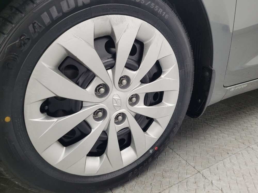 2016 Hyundai Elantra in Savannah, GA 31419 - 18092719 31