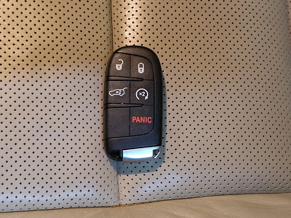 2018 Jeep Grand Cherokee in Salem, VA 24153 - 18092740 32