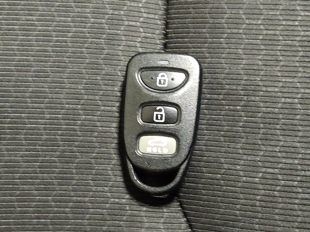 2018 Hyundai Elantra in Winston-Salem, NC 27103 - 18092748 32