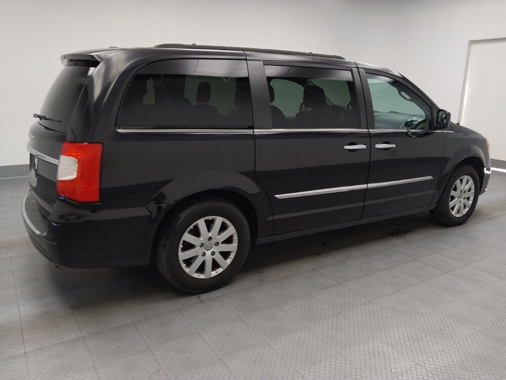 2016 Chrysler Town & Country in Memphis, TN 38115 - 18092761 10