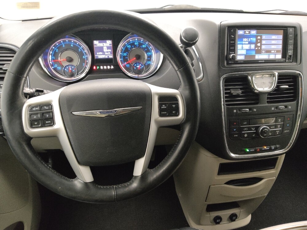 2016 Chrysler Town & Country in Memphis, TN 38115 - 18092761 22