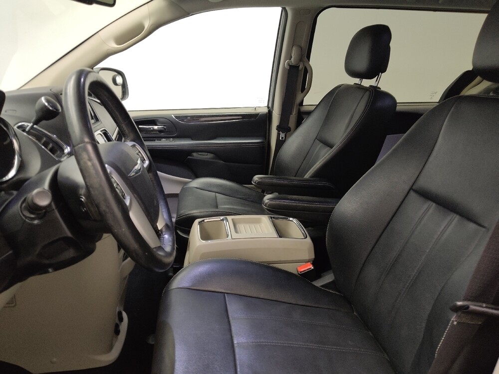 2016 Chrysler Town & Country in Memphis, TN 38115 - 18092761 17