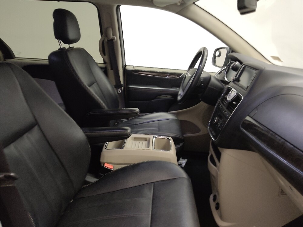 2016 Chrysler Town & Country in Memphis, TN 38115 - 18092761 21