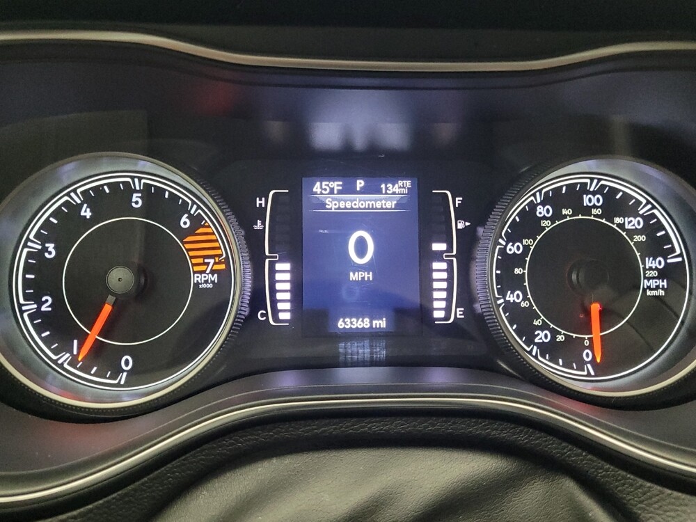 2019 Jeep Cherokee in Memphis, TN 38115 - 18092765 23