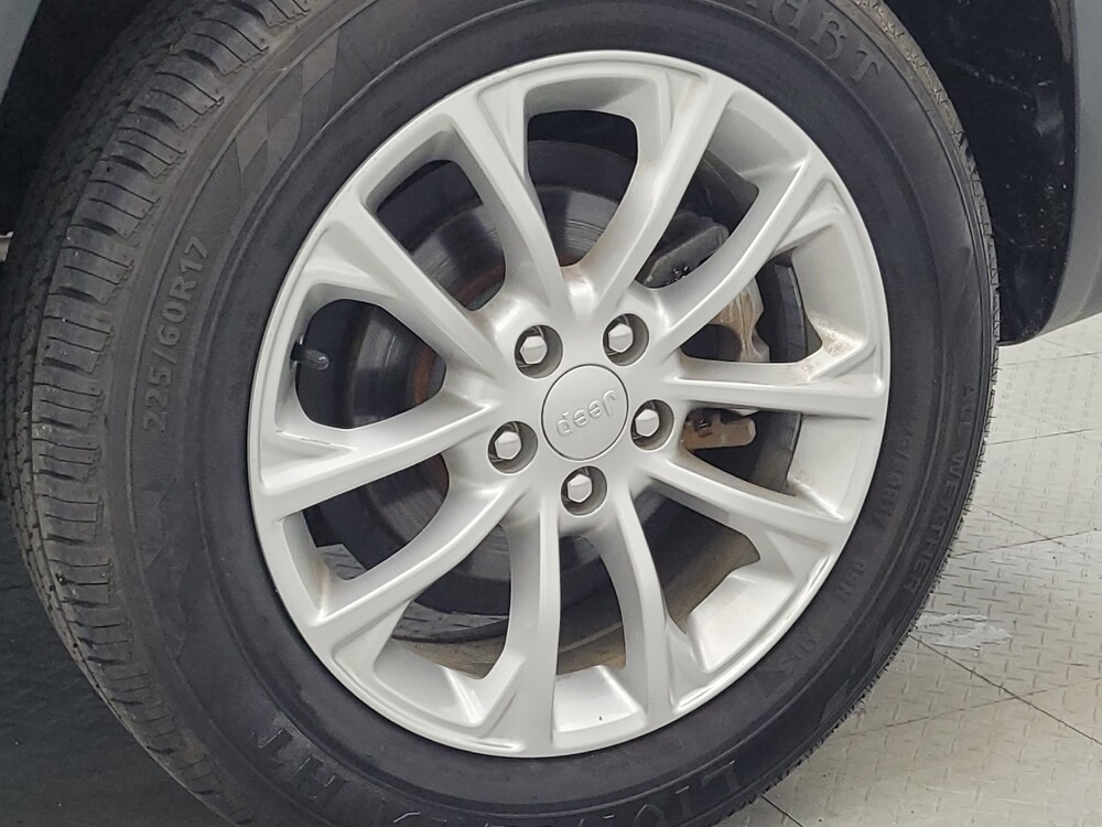 2019 Jeep Cherokee in Memphis, TN 38115 - 18092765 31