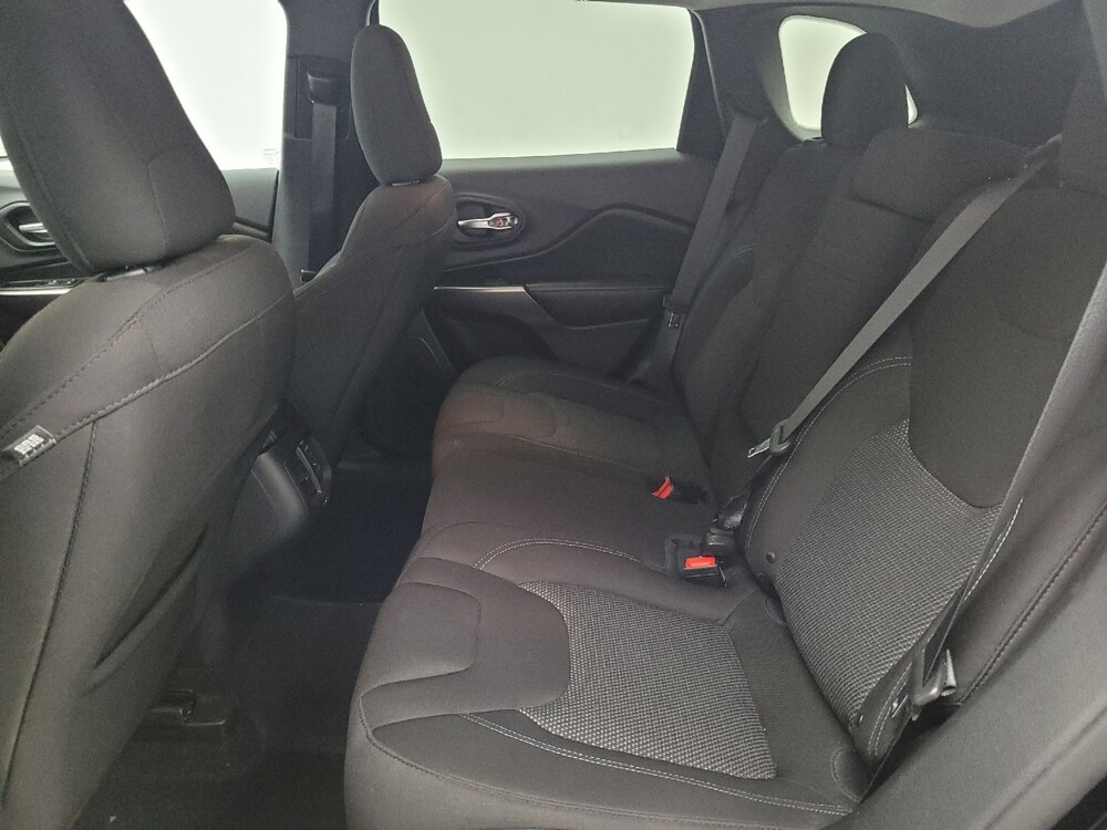 2019 Jeep Cherokee in Memphis, TN 38115 - 18092765 18