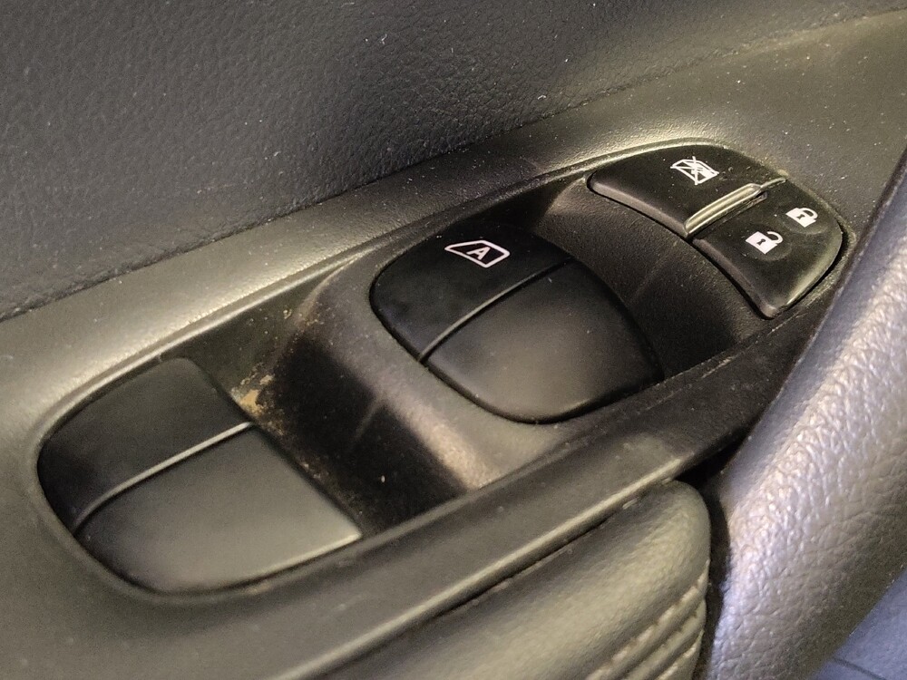 2017 Nissan Rogue in Live Oak, TX 78233 - 18092784 27