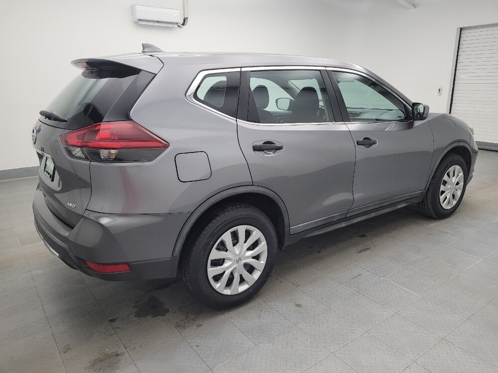 2018 Nissan Rogue in Fairfield, OH 45014 - 18092791 10