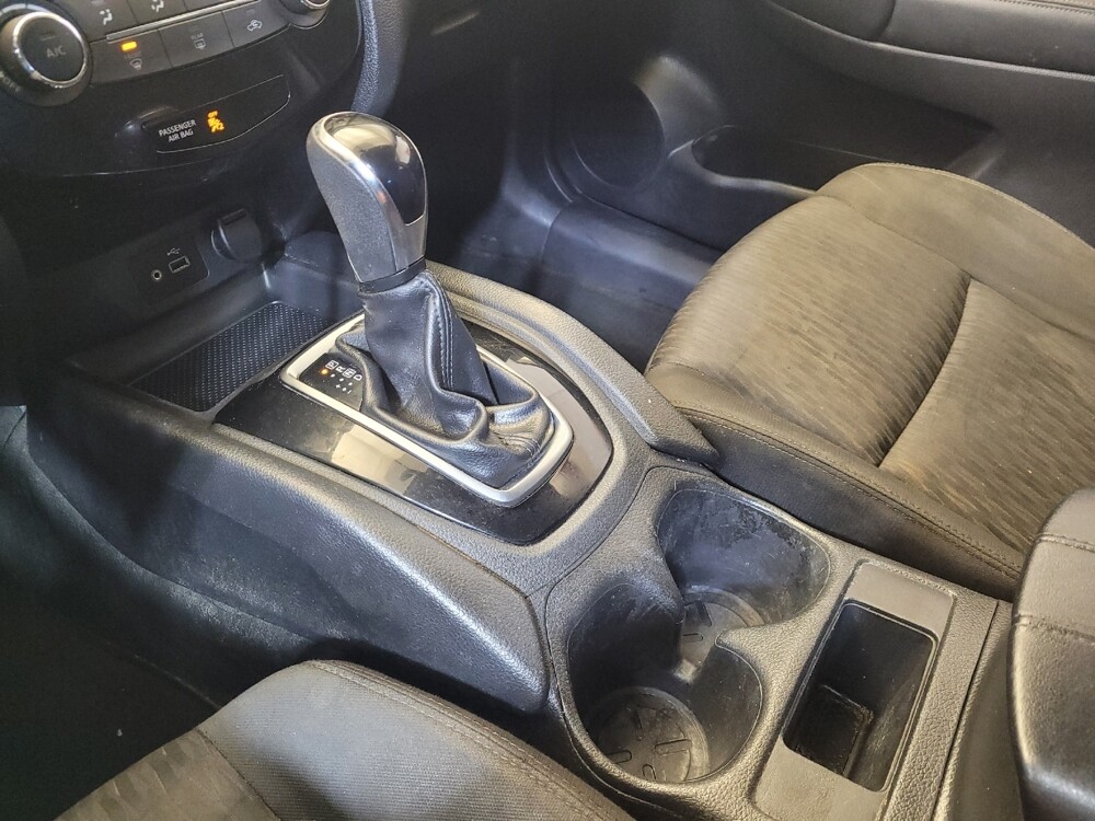 2018 Nissan Rogue in Fairfield, OH 45014 - 18092791 26