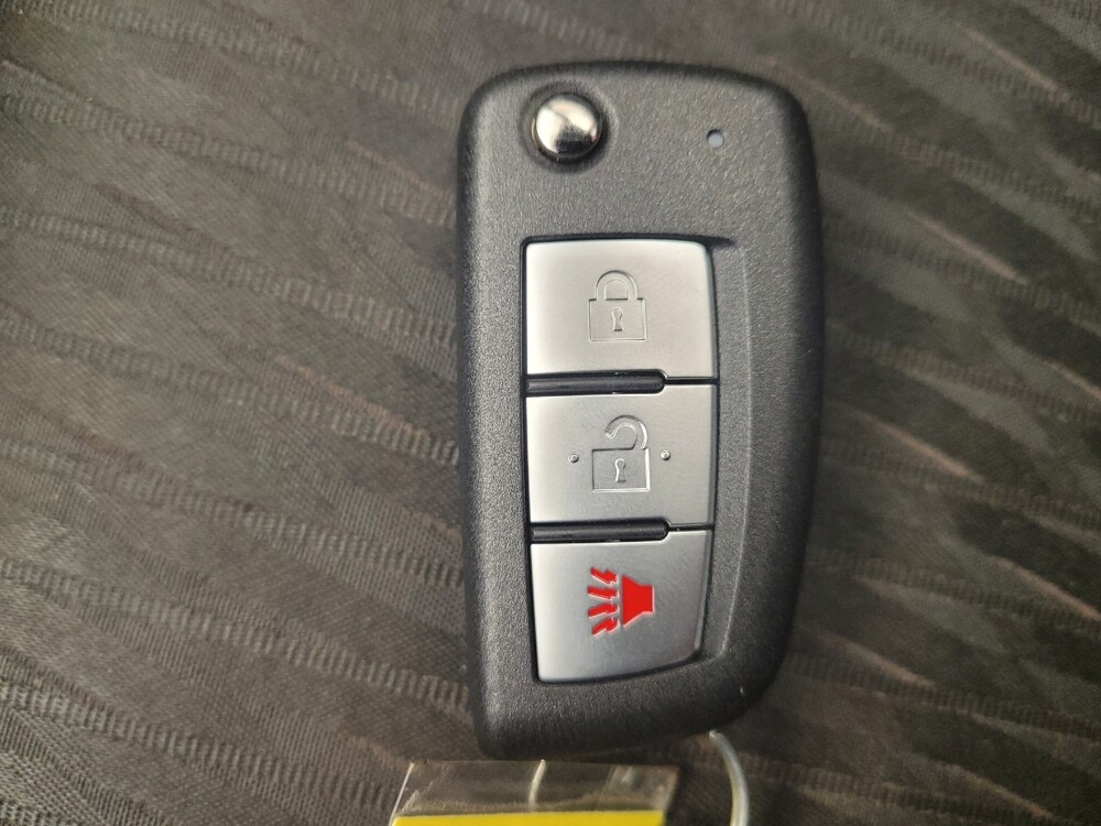 2018 Nissan Rogue in Fairfield, OH 45014 - 18092791 32