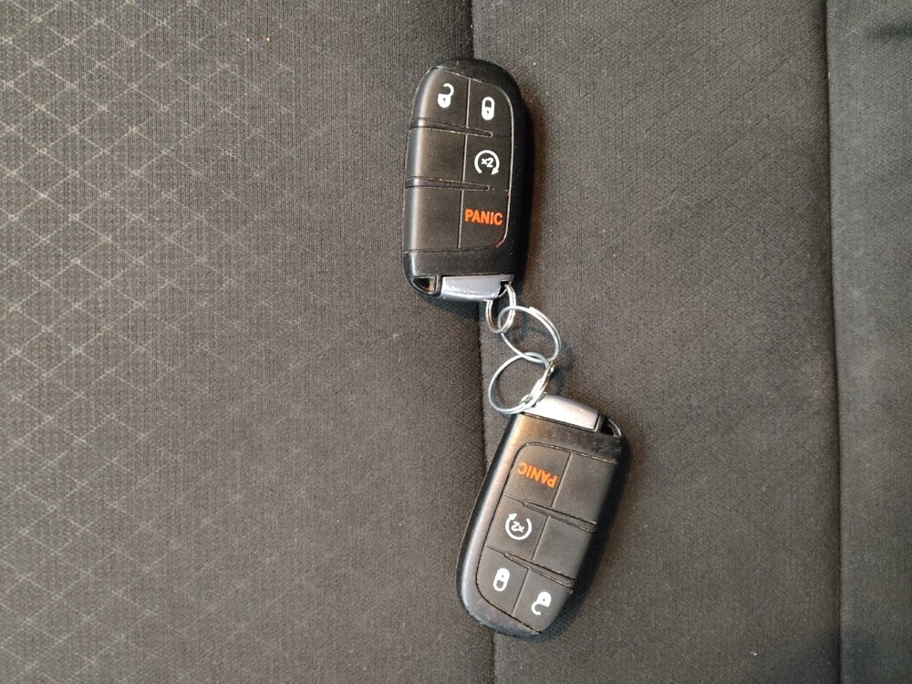 2019 Jeep Grand Cherokee in St. Louis, MO 63136 - 18092823 32