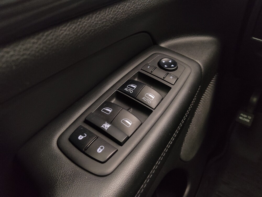 2019 Jeep Grand Cherokee in St. Louis, MO 63136 - 18092823 27