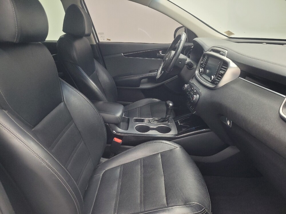 2018 Kia Sorento in Indianapolis, IN 46222 - 18092838 21