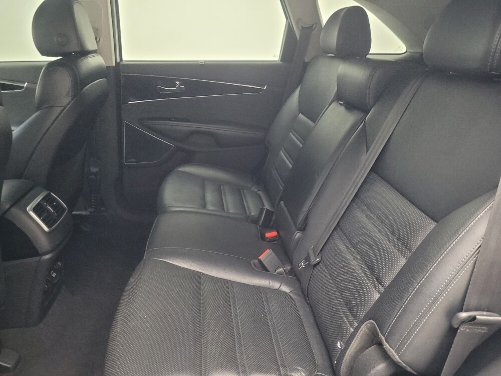 2018 Kia Sorento in Indianapolis, IN 46222 - 18092838 18