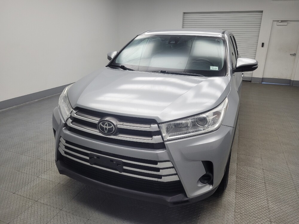 2019 Toyota Highlander in Mishawaka, IN 46545 - 18092858 15