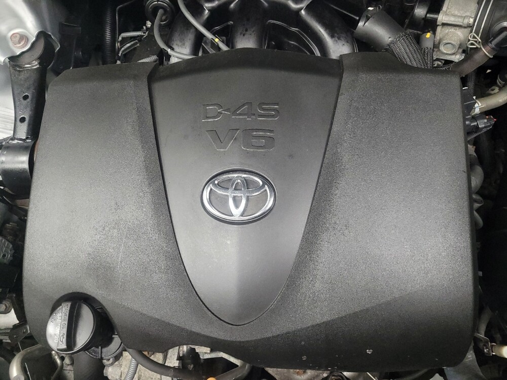 2019 Toyota Highlander in Mishawaka, IN 46545 - 18092858 30