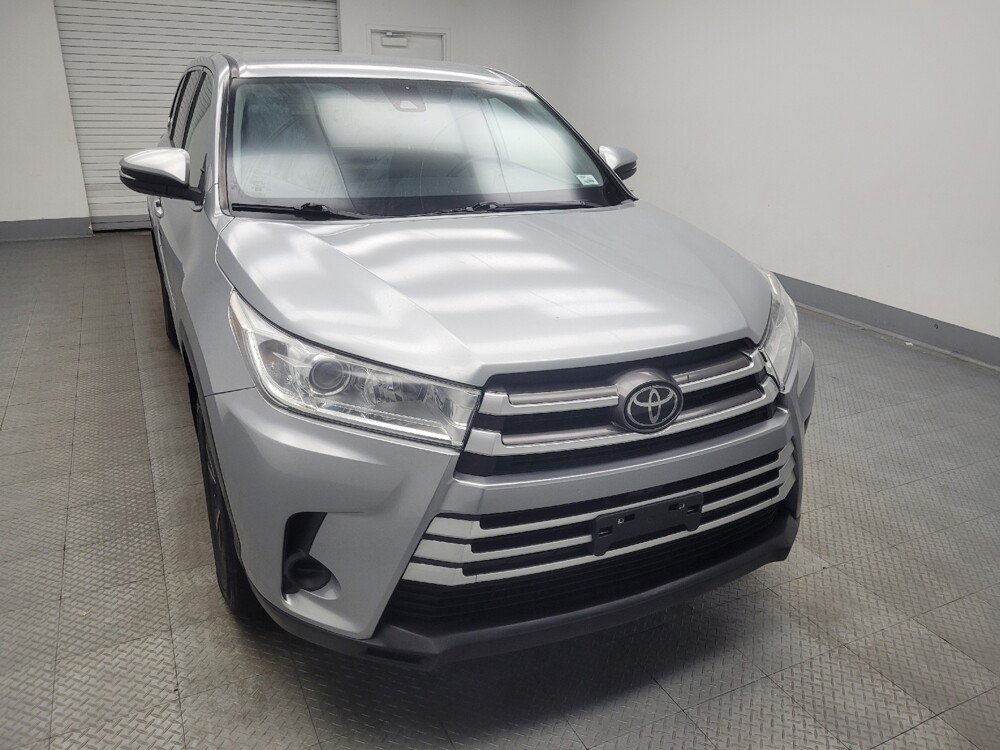 2019 Toyota Highlander in Mishawaka, IN 46545 - 18092858 14