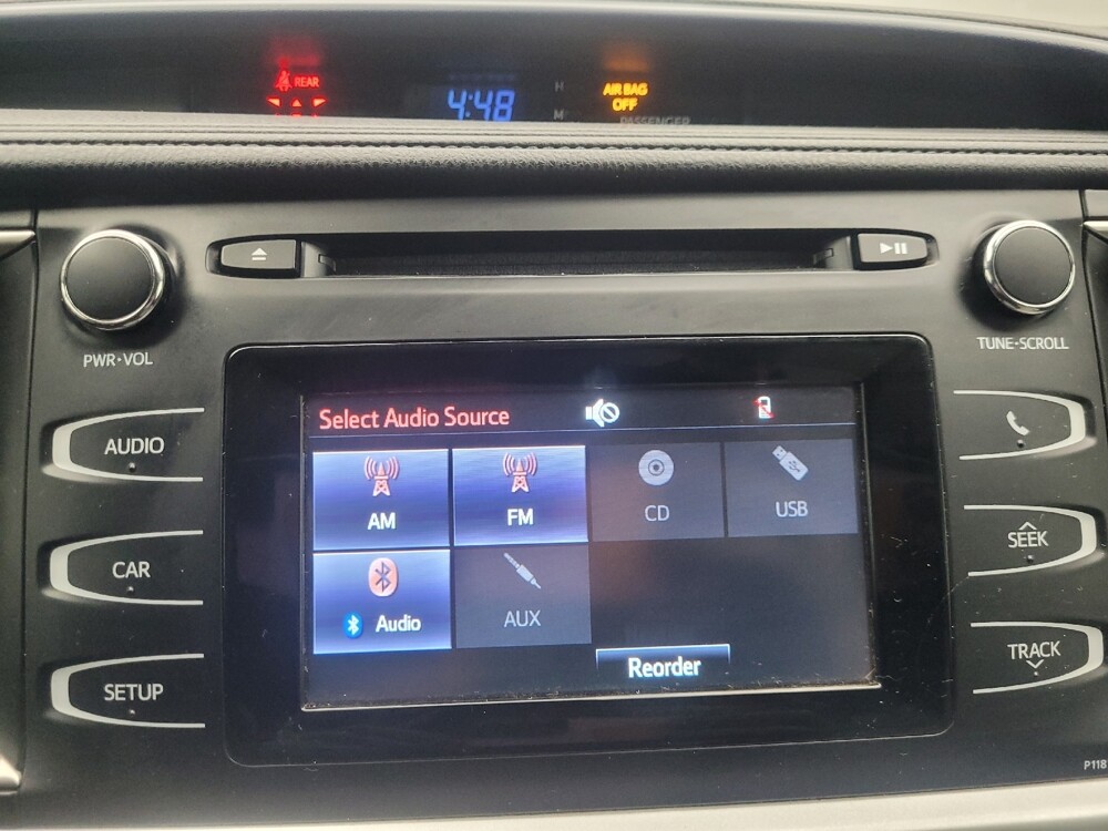 2019 Toyota Highlander in Mishawaka, IN 46545 - 18092858 25