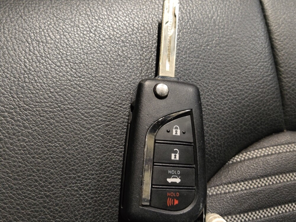 2020 Toyota Camry in Arlington, TX 76011 - 18092867 32