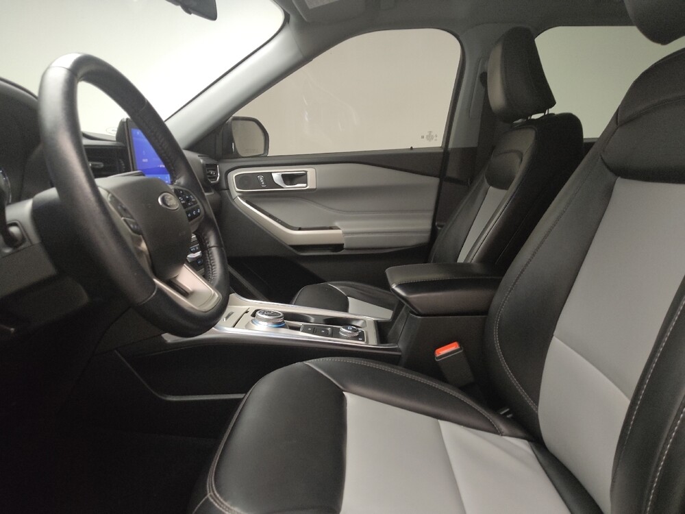 2022 Ford Explorer in Grand Rapids, MI 49508 - 18092872 17