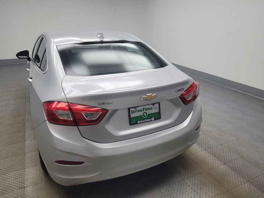 2018 Chevrolet Cruze in Mishawaka, IN 46545 - 18092874 6